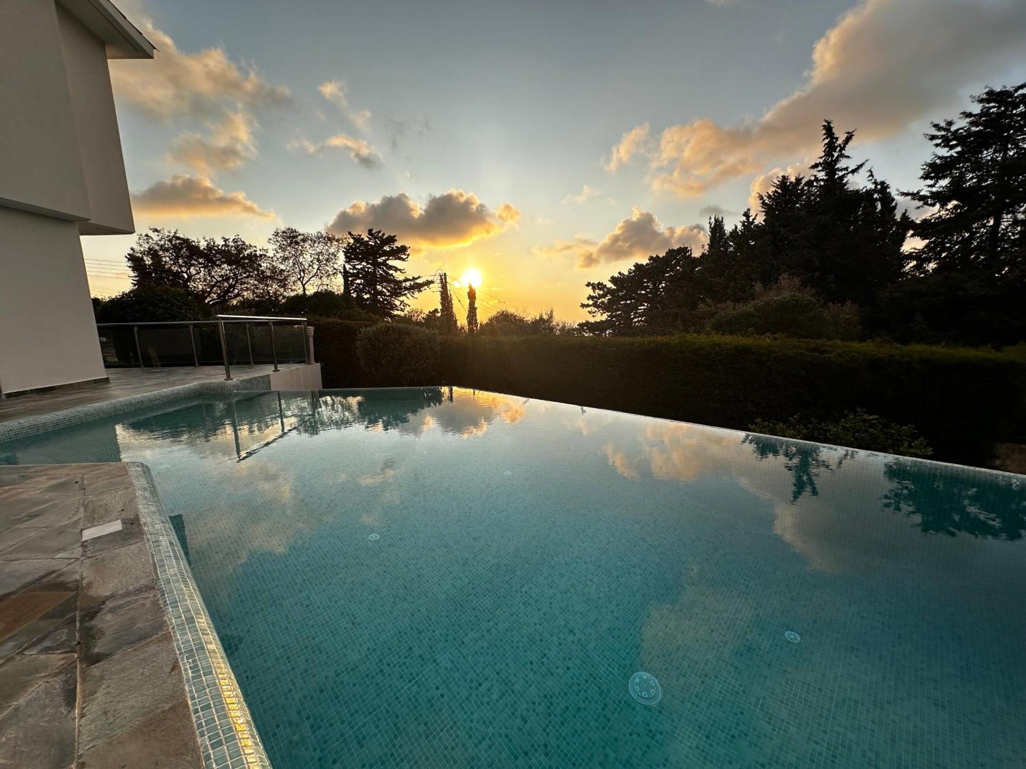 Sea View W Infinity Pool * Tala